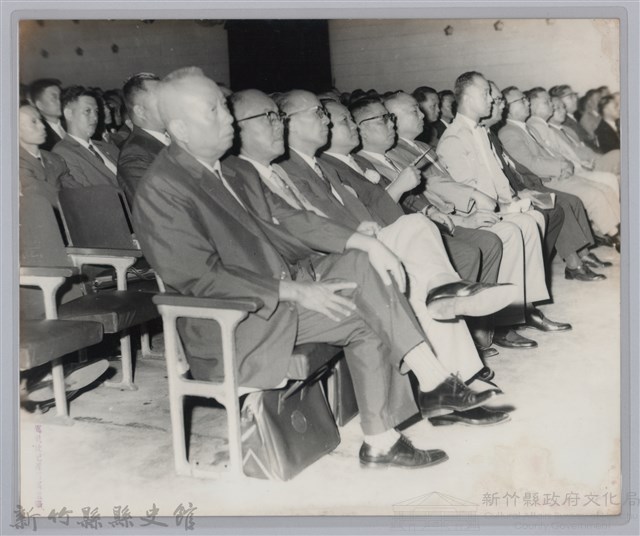 各縣市長於典禮時留影藏品圖，第1張