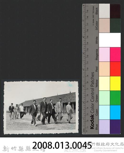 彭縣長出巡各市鎮：湖口鄉(一)中學校庭藏品圖，第3張