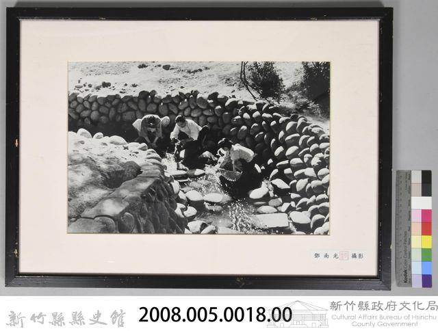 鄧南光攝影：新竹鄉下洗衫藏品圖，第3張