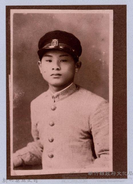 龍瑛宗翻拍照195：學生個人照19藏品圖，第1張