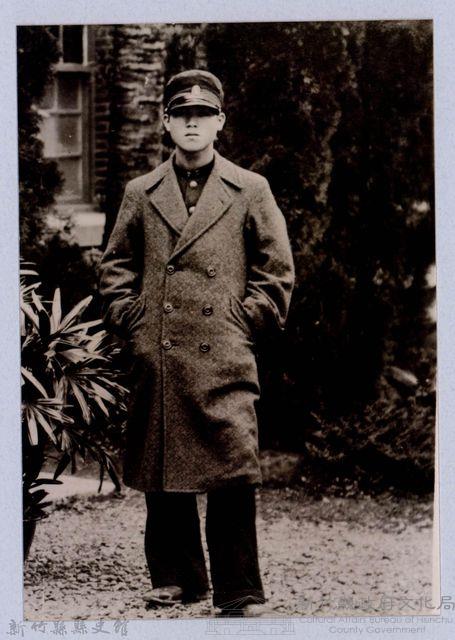 龍瑛宗翻拍照194：學生個人照18藏品圖，第1張