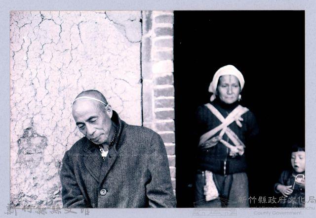 鄧雨賢相關照片90：老年男子藏品圖，第1張