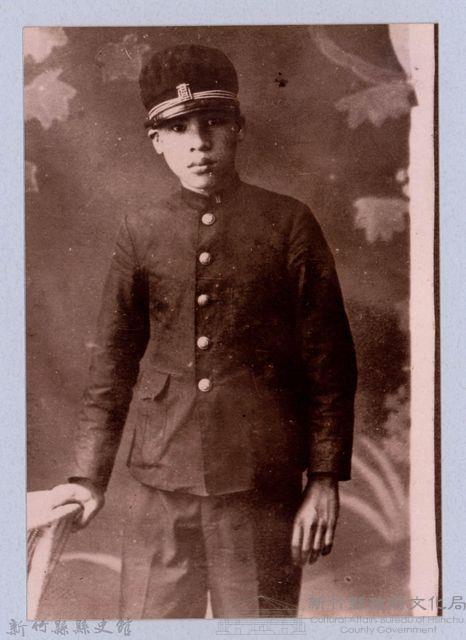 龍瑛宗翻拍照181：學生個人照7藏品圖，第1張