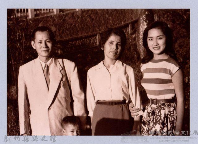 龍瑛宗翻拍照281：友人合影1藏品圖，第1張