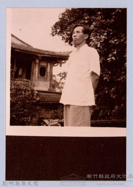 龍瑛宗翻拍照91：龍瑛宗個人照10藏品圖，第1張