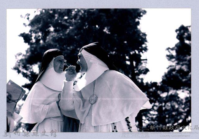 鄧雨賢相關照片89：修女3藏品圖，第1張