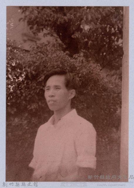 龍瑛宗翻拍照298：龍瑛宗個人照36藏品圖，第1張