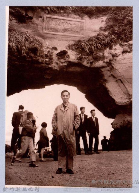 龍瑛宗翻拍照297：龍瑛宗個人照35藏品圖，第1張