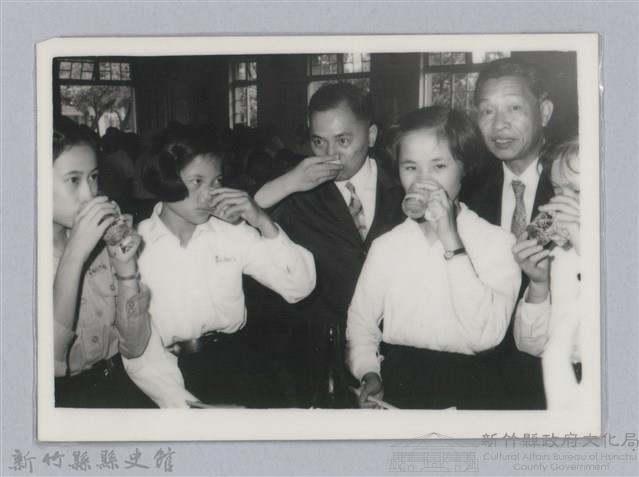 劉榭燻縣長主政時期：巡各校-14藏品圖，第1張