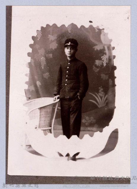 龍瑛宗翻拍照205：學生個人照26藏品圖，第1張