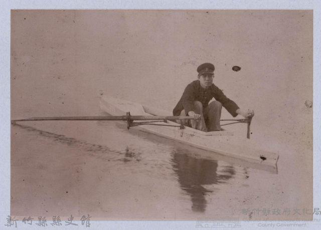 龍瑛宗翻拍照210：學生划船照2藏品圖，第1張