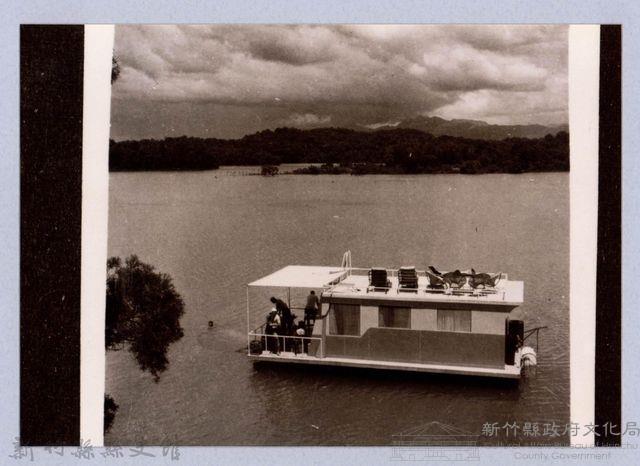 龍瑛宗翻拍照100：渡輪藏品圖，第1張