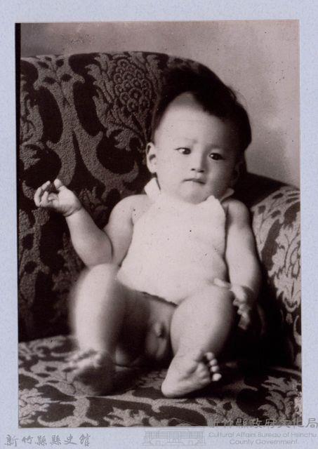 龍瑛宗翻拍照40：男嬰藏品圖，第1張