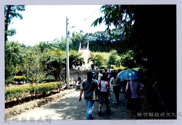 2001 吳濁流文藝營1-5劉氏祖塔瑞閣園藏品圖，第1張