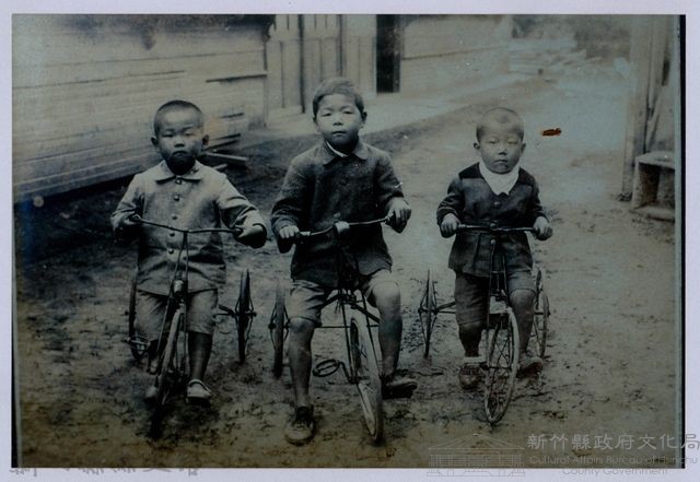 南條博明相片集：南條博明之子藏品圖，第1張