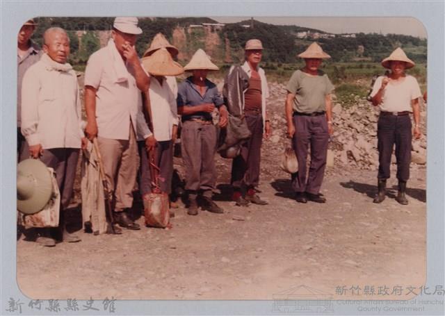 林保仁縣長主政照片：頭前溪剷除高莖作物-13藏品圖，第1張