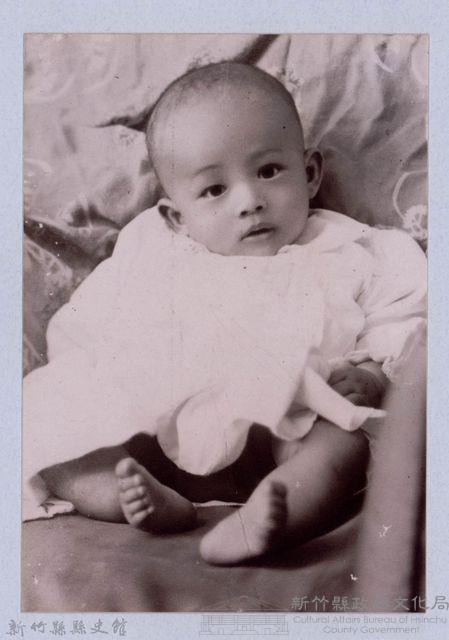 龍瑛宗翻拍照44：嬰兒1藏品圖，第1張