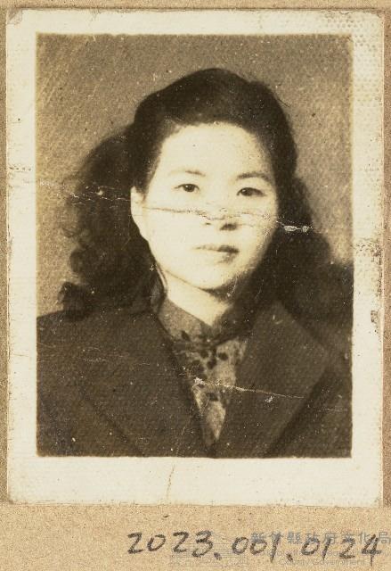 劉家均日據時期或光復後友人照片藏品圖，第1張