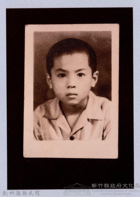 龍瑛宗翻拍照64：男童個人照藏品圖，第1張