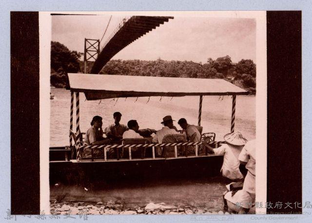 龍瑛宗翻拍照76：遊河藏品圖，第1張