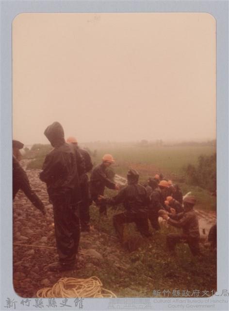 林保仁縣長主政照片：新竹縣芎林堤防防汛搶救演習-3藏品圖，第1張