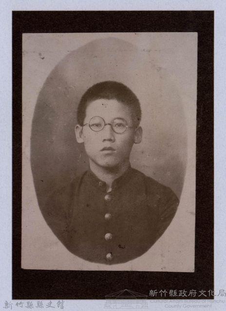 龍瑛宗翻拍照216：學生個人照36藏品圖，第1張