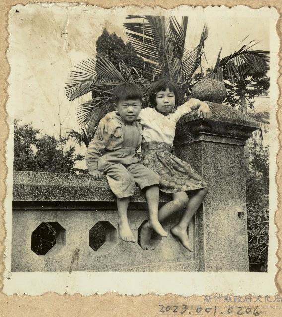 劉玉昭與劉邦龍關西老家合影藏品圖，第1張