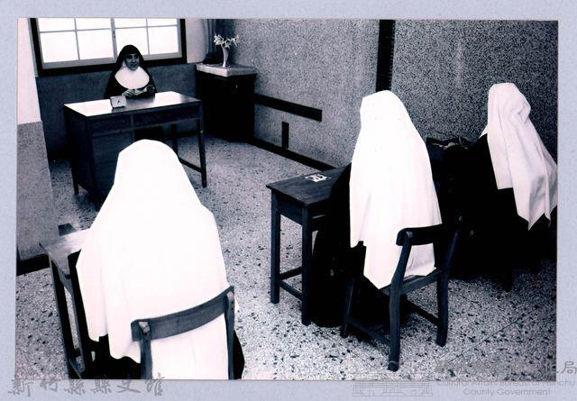 鄧雨賢相關照片117：修女進修課藏品圖，第1張