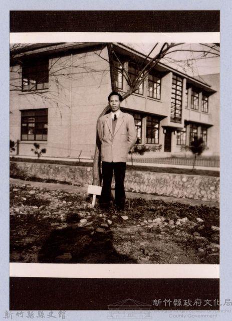 龍瑛宗翻拍照126：龍瑛宗個人照14藏品圖，第1張