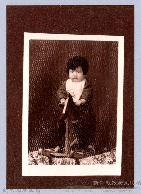 龍瑛宗翻拍照66：木馬上的女童藏品圖，第1張