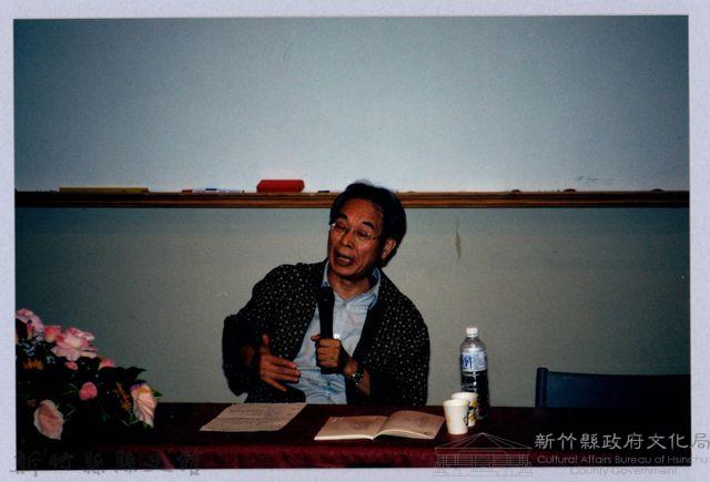 2001 吳濁流文藝營3-20「一篇小說寫作的過程」講座藏品圖，第1張