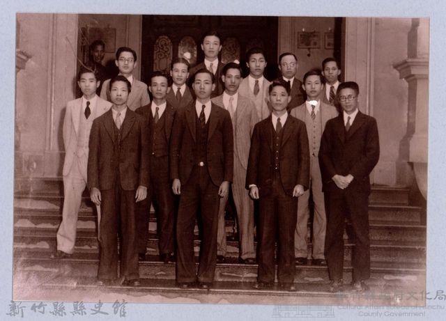 龍瑛宗翻拍照239：龍瑛宗與友人合影41藏品圖，第1張