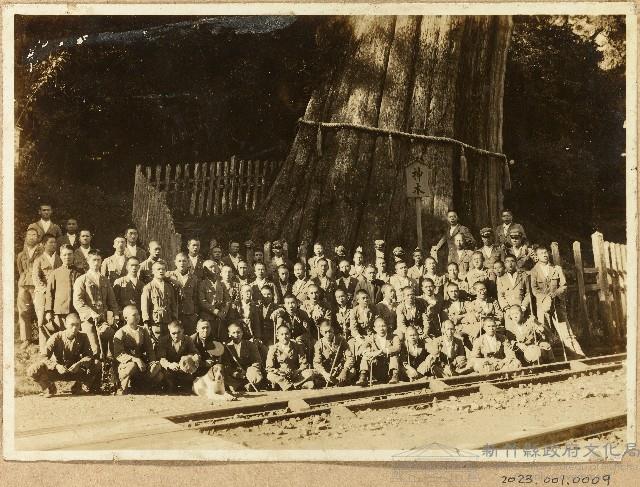 劉興熙宜蘭農林學校畢業旅行團體照藏品圖，第1張