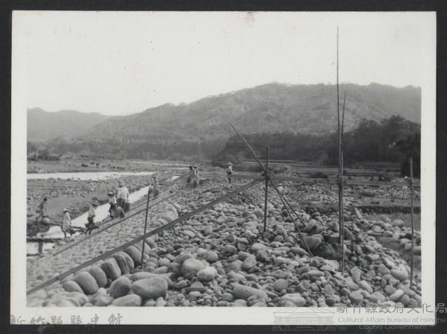 鳳山溪上南和堤防復原工程(堤防復原350M)-施工中藏品圖，第1張