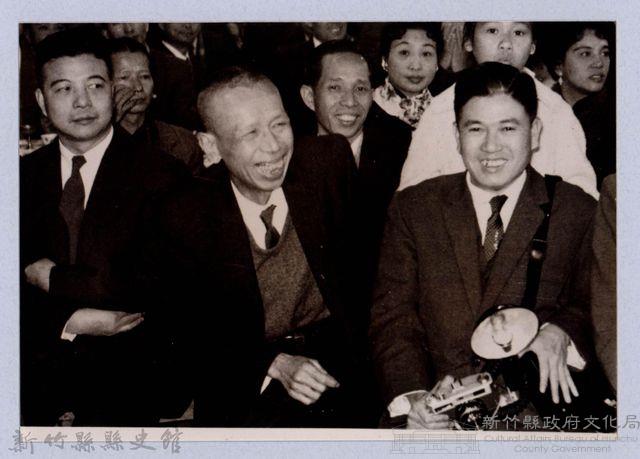 龍瑛宗翻拍照149：龍瑛宗活動側拍照2藏品圖，第1張