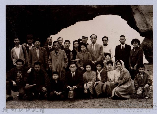 龍瑛宗翻拍照159：龍瑛宗與友人合影35藏品圖，第1張