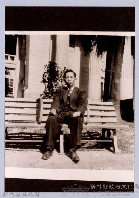 龍瑛宗翻拍照129：龍瑛宗個人照16藏品圖，第1張