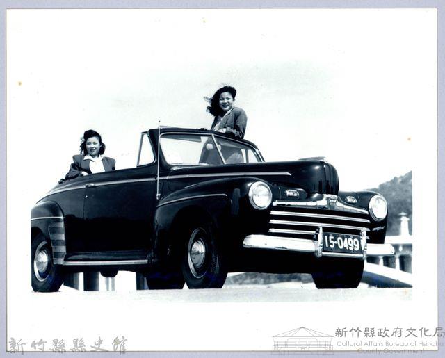 摩登女郎與汽車廣告照藏品圖，第1張