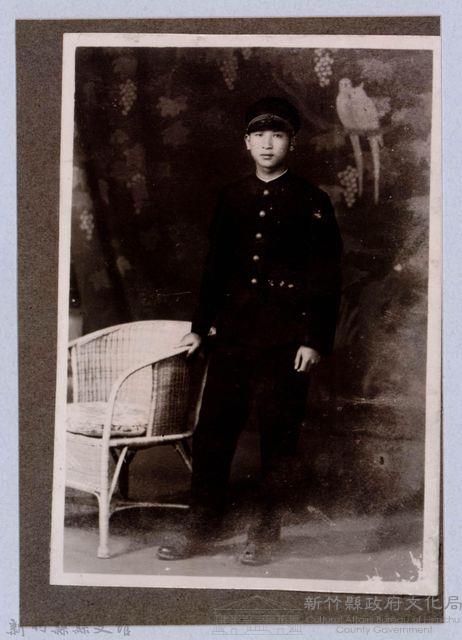 龍瑛宗翻拍照211：學生個人照31藏品圖，第1張