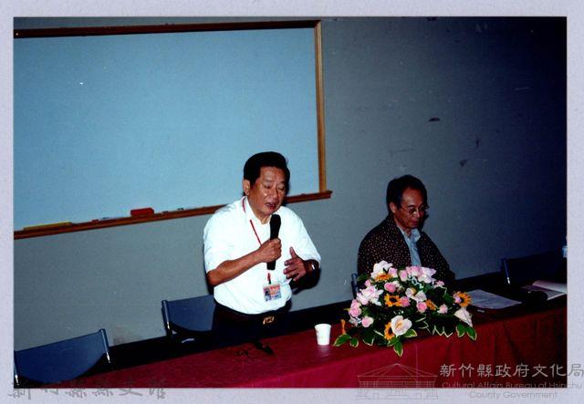 2001 吳濁流文藝營3-32「吳濁流文藝營──一篇小說寫作的過程」講座藏品圖，第1張