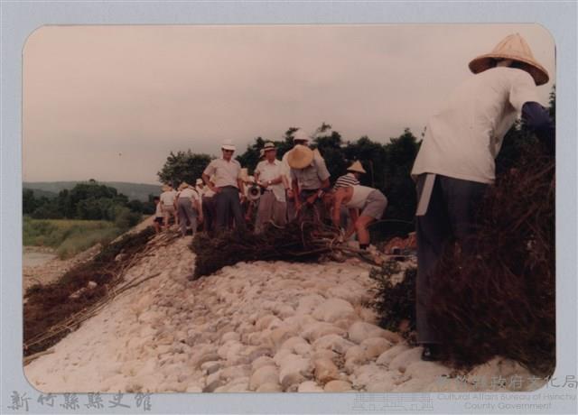 林保仁縣長主政照片：新竹縣新埔鎮六十七年度防汛演習-14藏品圖，第1張