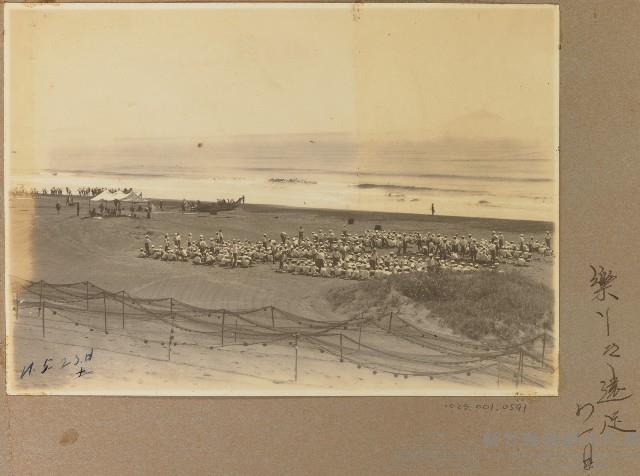 劉興熙宜蘭農林學校宜蘭海邊遠足照片藏品圖，第1張