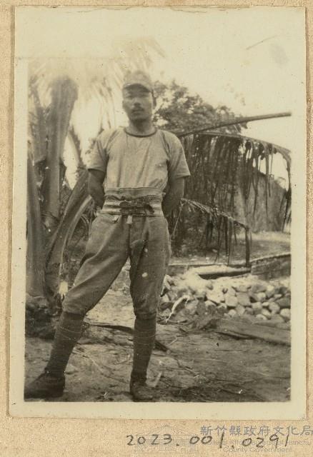 劉興熙海南島戰友獨照藏品圖，第1張