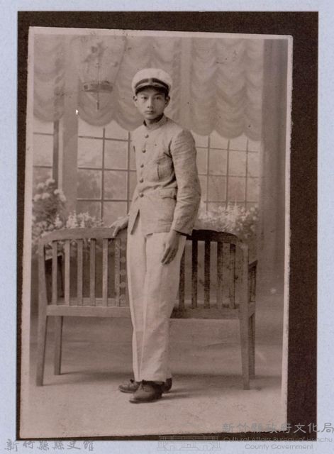 龍瑛宗翻拍照233：學生個人照50藏品圖，第1張