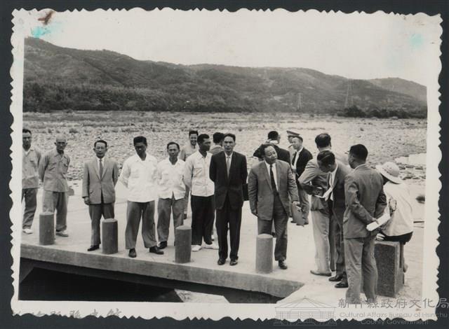 彭縣長出巡各市鎮：新埔鎮(一)新埔橋地災區藏品圖，第1張