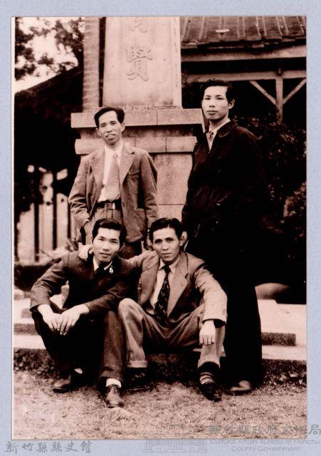 龍瑛宗翻拍照3：龍瑛宗與友人合照1藏品圖，第1張