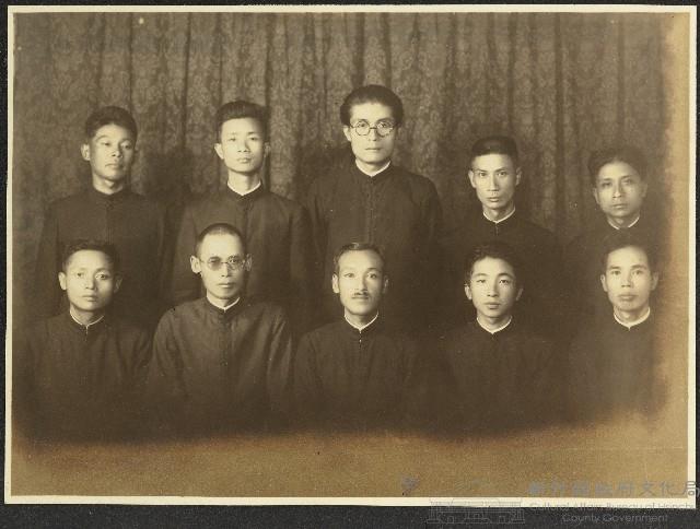 劉家均和關西公學校教職員合影藏品圖，第1張