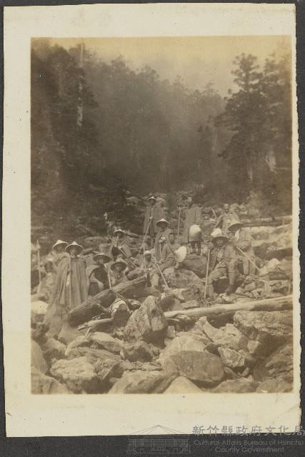 新高山登山紀念照片藏品圖，第1張