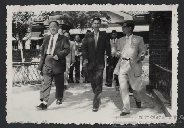 彭縣長出巡各市鎮：新豐鄉(二)校長室藏品圖，第1張