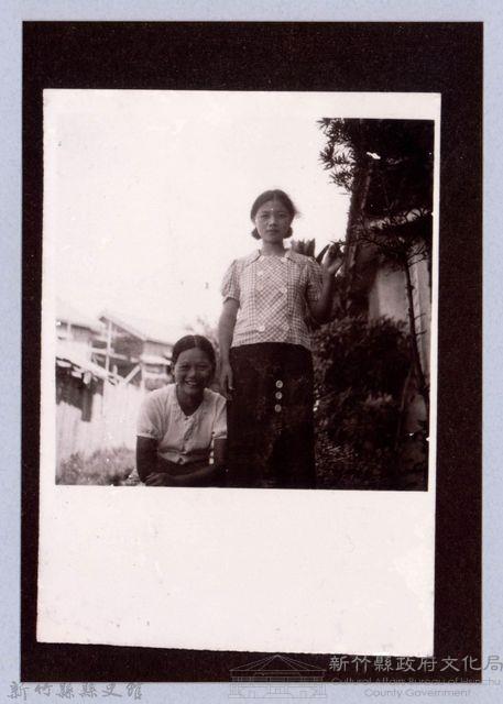 龍瑛宗翻拍照38：李耐與友人合照1藏品圖，第1張